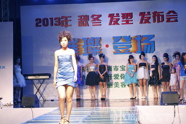 中国化妆学校50强，时代担任深圳秋冬发型发布会化妆